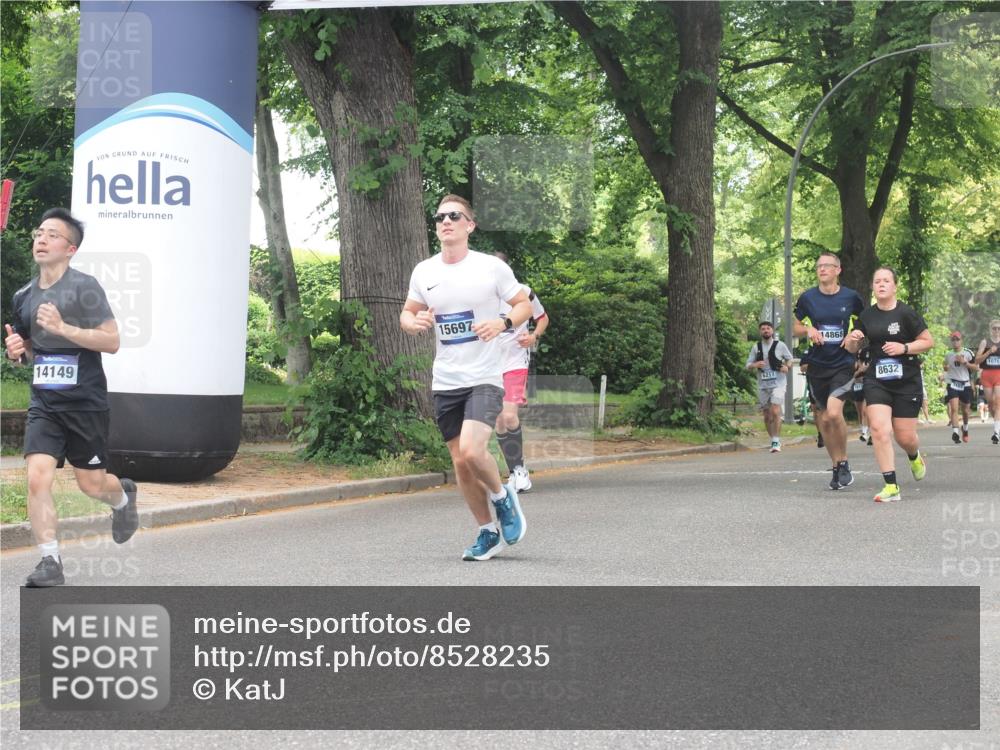 29.06.2025 - hella hamburg halbmarathon KatJ http://msf.ph/oto/8528235 29.06.2025 10:55:30 Zwischen KM18-KM19 4492, 6822, 8147 meine-sportfotos.de