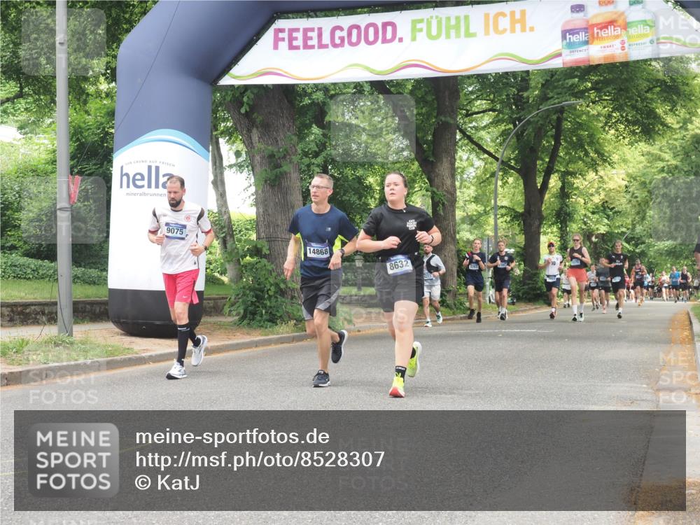 29.06.2025 - hella hamburg halbmarathon KatJ http://msf.ph/oto/8528307 29.06.2025 10:55:33 Zwischen KM18-KM19 4492, 8632 meine-sportfotos.de