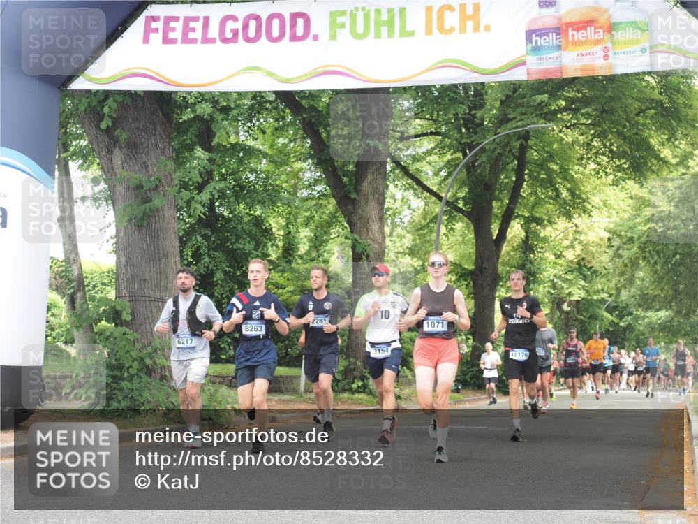 29.06.2025 - hella hamburg halbmarathon KatJ http://msf.ph/oto/8528332 29.06.2025 10:55:36 Zwischen KM18-KM19 1071, 4492, 8632 meine-sportfotos.de