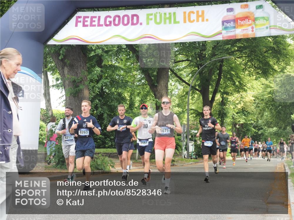 29.06.2025 - hella hamburg halbmarathon KatJ http://msf.ph/oto/8528346 29.06.2025 10:55:37 Zwischen KM18-KM19 1071, 3154, 4492, 8263, 8632 meine-sportfotos.de