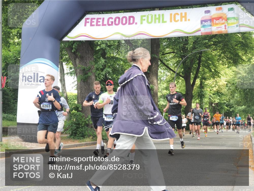 29.06.2025 - hella hamburg halbmarathon KatJ http://msf.ph/oto/8528379 29.06.2025 10:55:38 Zwischen KM18-KM19 1071, 3154, 6217, 8263, 8632 meine-sportfotos.de