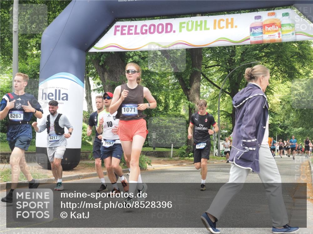 29.06.2025 - hella hamburg halbmarathon KatJ http://msf.ph/oto/8528396 29.06.2025 10:55:38 Zwischen KM18-KM19 1071, 3154, 6217, 8263, 8632 meine-sportfotos.de