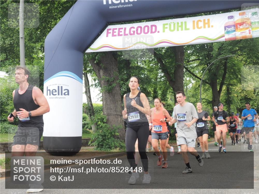 29.06.2025 - hella hamburg halbmarathon KatJ http://msf.ph/oto/8528448 29.06.2025 11:04:39 Zwischen KM18-KM19 1137, 2834, 3733, 6086 meine-sportfotos.de