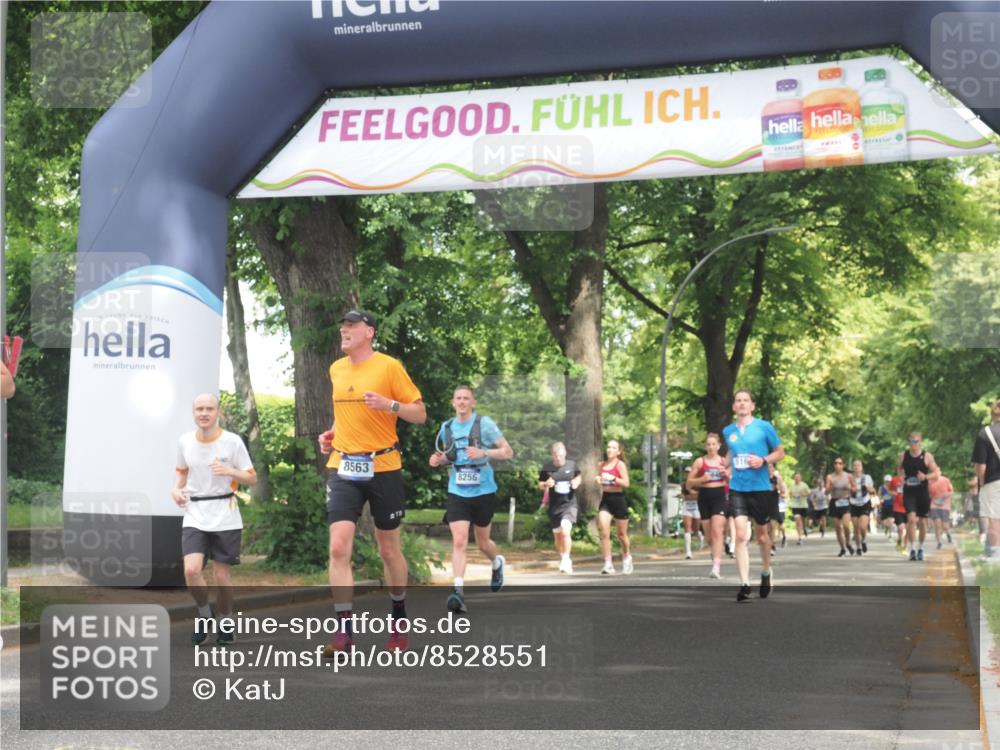 29.06.2025 - hella hamburg halbmarathon KatJ http://msf.ph/oto/8528551 29.06.2025 10:55:47 Zwischen KM18-KM19 1610, 2281, 4453, 6026, 8256, 8563 meine-sportfotos.de