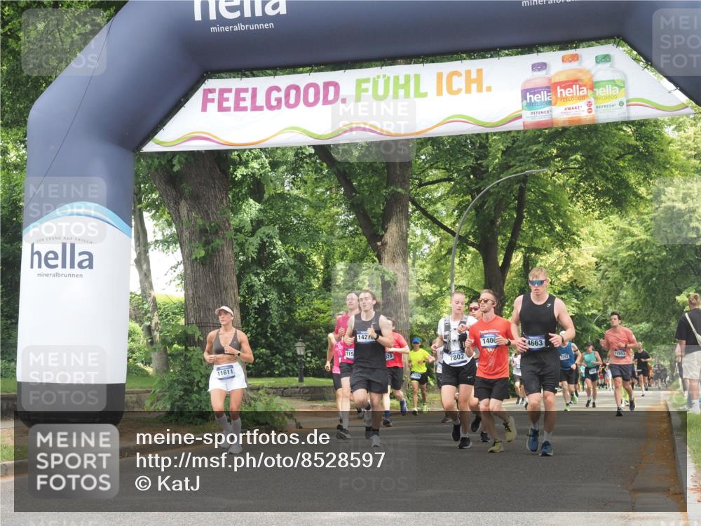 29.06.2025 - hella hamburg halbmarathon KatJ http://msf.ph/oto/8528597 29.06.2025 10:55:54 Zwischen KM18-KM19 1406, 4663, 5166, 7802, 8256 meine-sportfotos.de