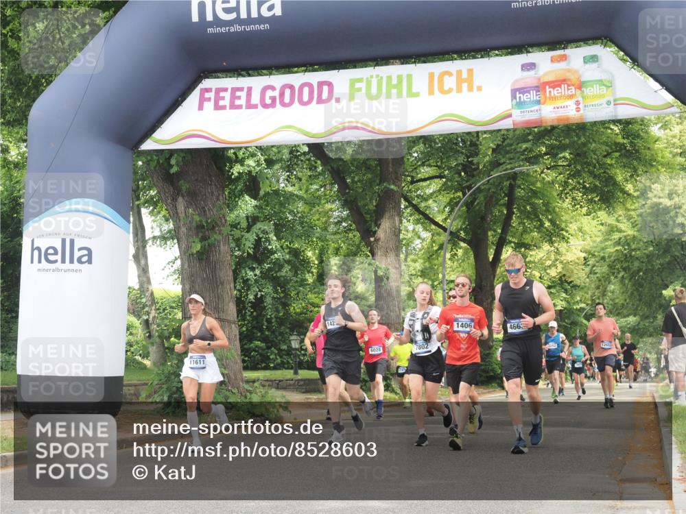 29.06.2025 - hella hamburg halbmarathon KatJ http://msf.ph/oto/8528603 29.06.2025 10:55:54 Zwischen KM18-KM19 1406, 4663, 5166, 7802, 8256 meine-sportfotos.de