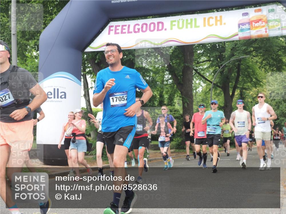 29.06.2025 - hella hamburg halbmarathon KatJ http://msf.ph/oto/8528636 29.06.2025 11:04:44 Zwischen KM18-KM19 1137, 1521, 3733, 6086 meine-sportfotos.de