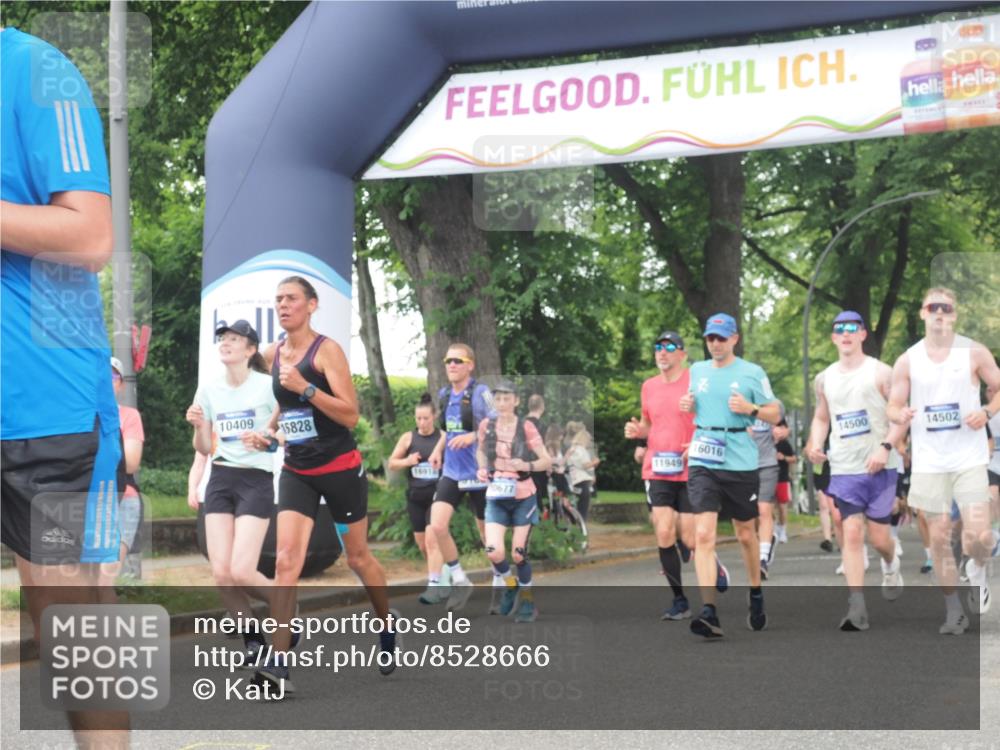 29.06.2025 - hella hamburg halbmarathon KatJ http://msf.ph/oto/8528666 29.06.2025 11:04:45 Zwischen KM18-KM19 1137, 1521, 3733, 6086 meine-sportfotos.de