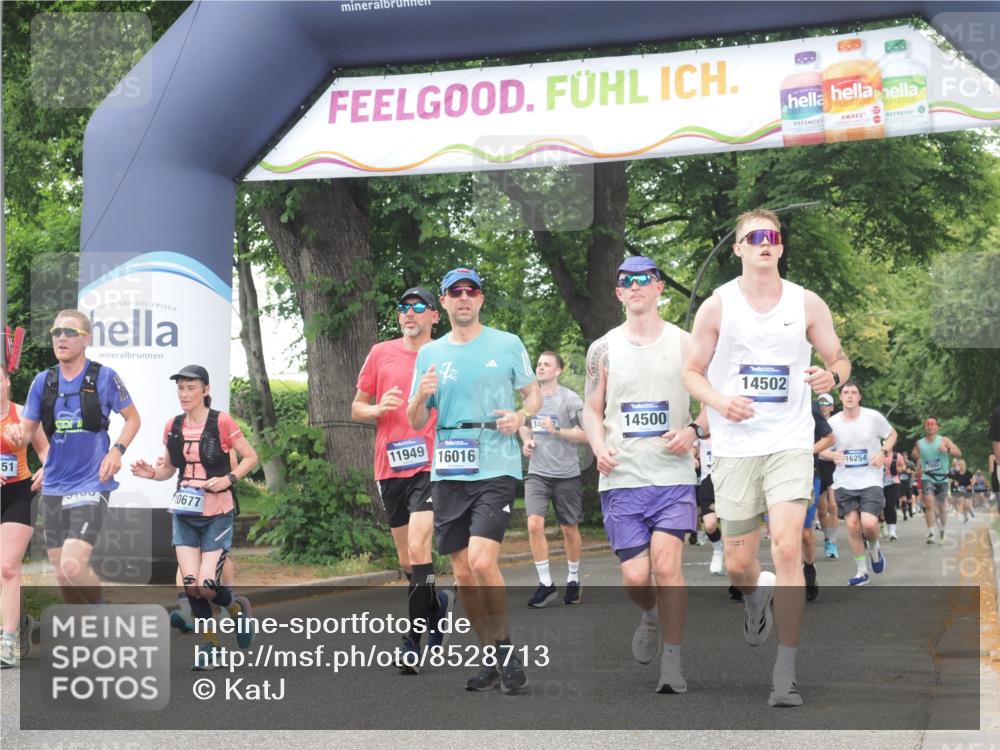 29.06.2025 - hella hamburg halbmarathon KatJ http://msf.ph/oto/8528713 29.06.2025 11:04:46 Zwischen KM18-KM19 1137, 1521, 3733, 6086 meine-sportfotos.de