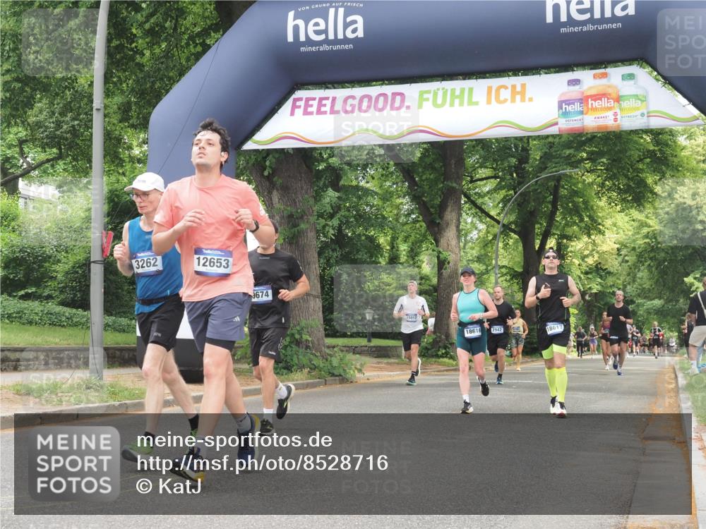 29.06.2025 - hella hamburg halbmarathon KatJ http://msf.ph/oto/8528716 29.06.2025 10:56:01 Zwischen KM18-KM19 1406, 3025, 3262, 4663, 5176, 6028, 6083, 7802 meine-sportfotos.de