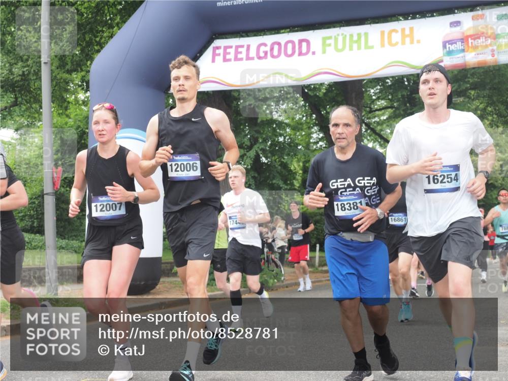 29.06.2025 - hella hamburg halbmarathon KatJ http://msf.ph/oto/8528781 29.06.2025 11:04:49 Zwischen KM18-KM19 1521 meine-sportfotos.de