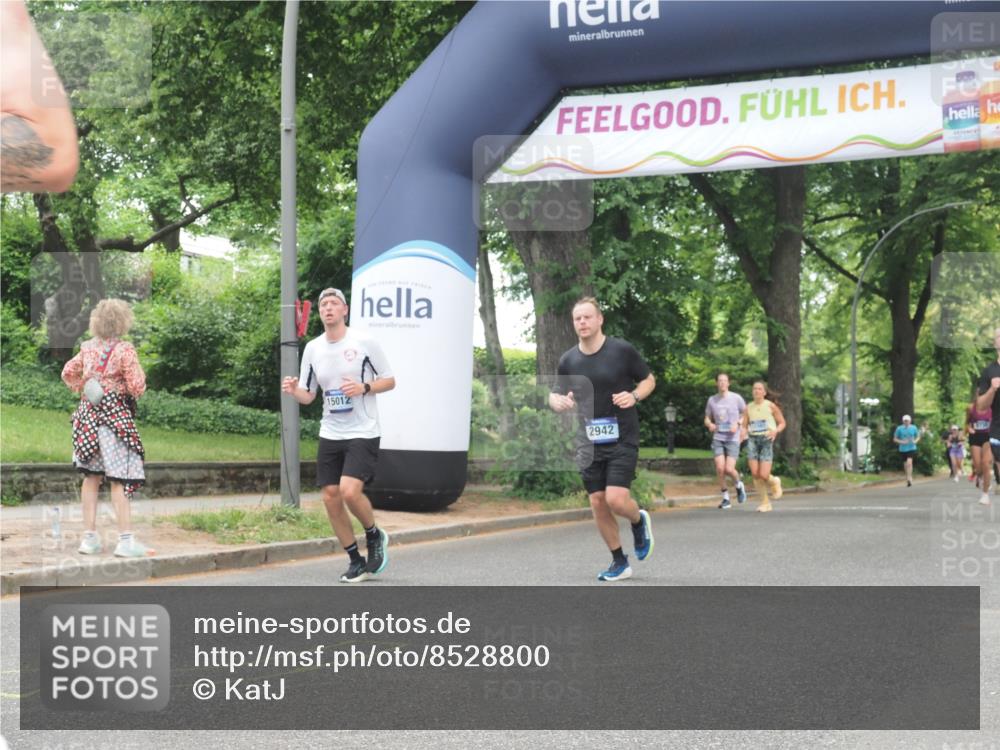 29.06.2025 - hella hamburg halbmarathon KatJ http://msf.ph/oto/8528800 29.06.2025 10:56:04 Zwischen KM18-KM19 2942, 3025, 3262, 5176, 6028 meine-sportfotos.de