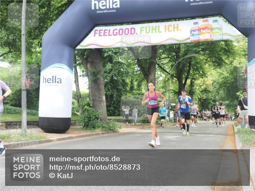 29.06.2025 - hella hamburg halbmarathon KatJ http://msf.ph/oto/8528873 29.06.2025 10:56:09 Zwischen KM18-KM19 2942, 4649 meine-sportfotos.de