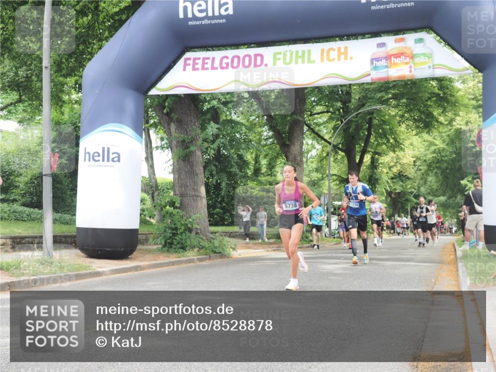 29.06.2025 - hella hamburg halbmarathon KatJ http://msf.ph/oto/8528878 29.06.2025 10:56:09 Zwischen KM18-KM19 2942, 4649 meine-sportfotos.de