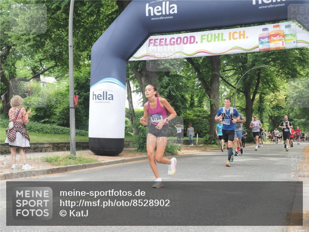 29.06.2025 - hella hamburg halbmarathon KatJ http://msf.ph/oto/8528902 29.06.2025 10:56:10 Zwischen KM18-KM19 2942, 4649 meine-sportfotos.de