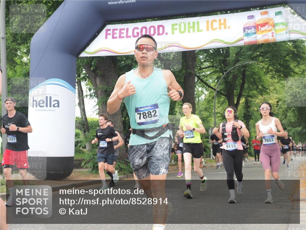 29.06.2025 - hella hamburg halbmarathon KatJ http://msf.ph/oto/8528914 29.06.2025 11:04:53 Zwischen KM18-KM19 3450, 5597, 5598, 7882, 7883 meine-sportfotos.de