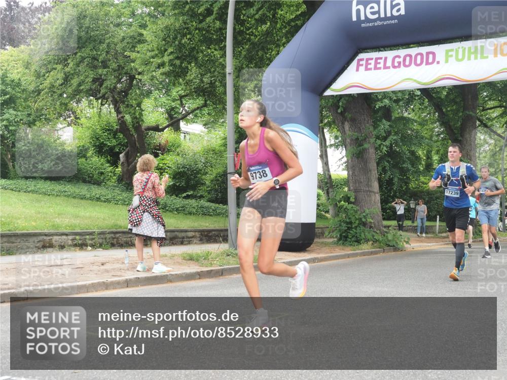 29.06.2025 - hella hamburg halbmarathon KatJ http://msf.ph/oto/8528933 29.06.2025 10:56:11 Zwischen KM18-KM19 4649 meine-sportfotos.de