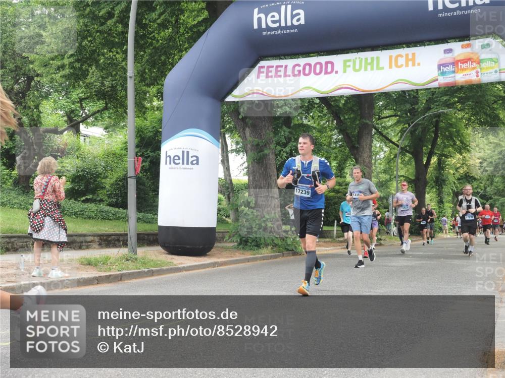 29.06.2025 - hella hamburg halbmarathon KatJ http://msf.ph/oto/8528942 29.06.2025 10:56:12 Zwischen KM18-KM19 4649 meine-sportfotos.de