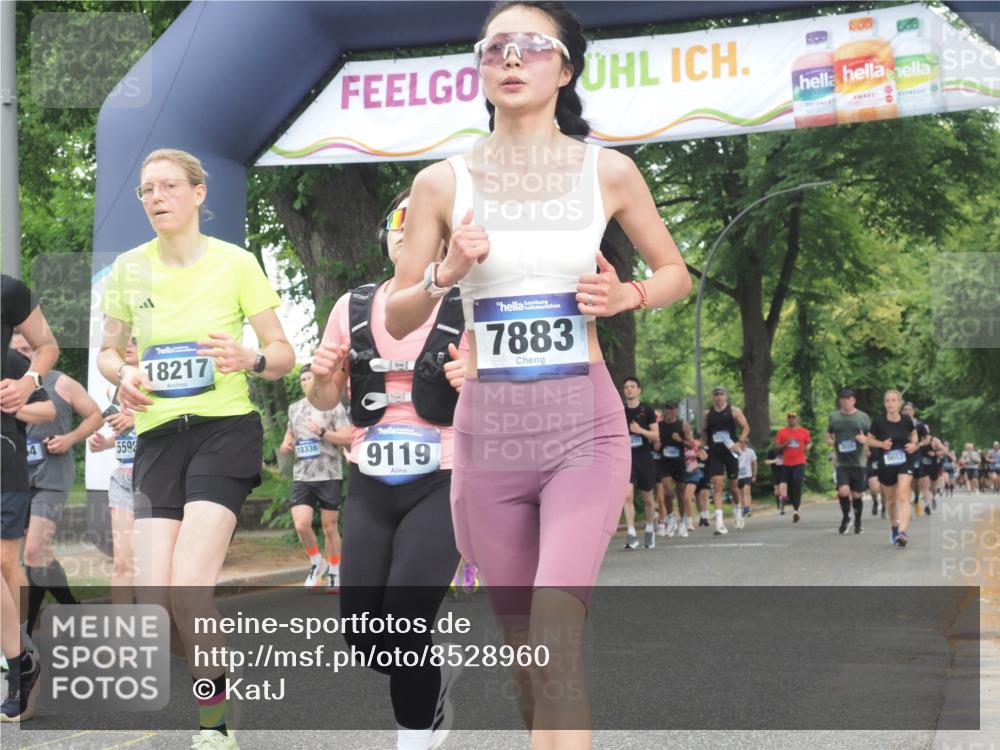 29.06.2025 - hella hamburg halbmarathon KatJ http://msf.ph/oto/8528960 29.06.2025 11:04:55 Zwischen KM18-KM19 3450, 5597, 5598, 7882, 7883 meine-sportfotos.de