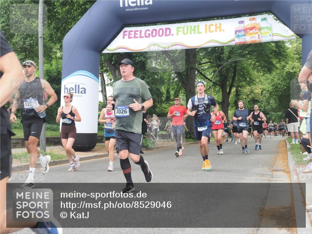 29.06.2025 - hella hamburg halbmarathon KatJ http://msf.ph/oto/8529046 29.06.2025 11:05:01 Zwischen KM18-KM19 3026, 5598 meine-sportfotos.de