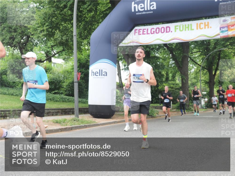 29.06.2025 - hella hamburg halbmarathon KatJ http://msf.ph/oto/8529050 29.06.2025 10:56:17 Zwischen KM18-KM19 4864, 4962, 6295, 8727 meine-sportfotos.de