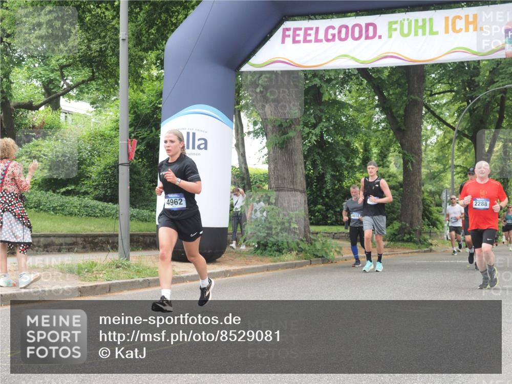 29.06.2025 - hella hamburg halbmarathon KatJ http://msf.ph/oto/8529081 29.06.2025 10:56:19 Zwischen KM18-KM19 2288, 4864, 4962, 6295, 8727 meine-sportfotos.de