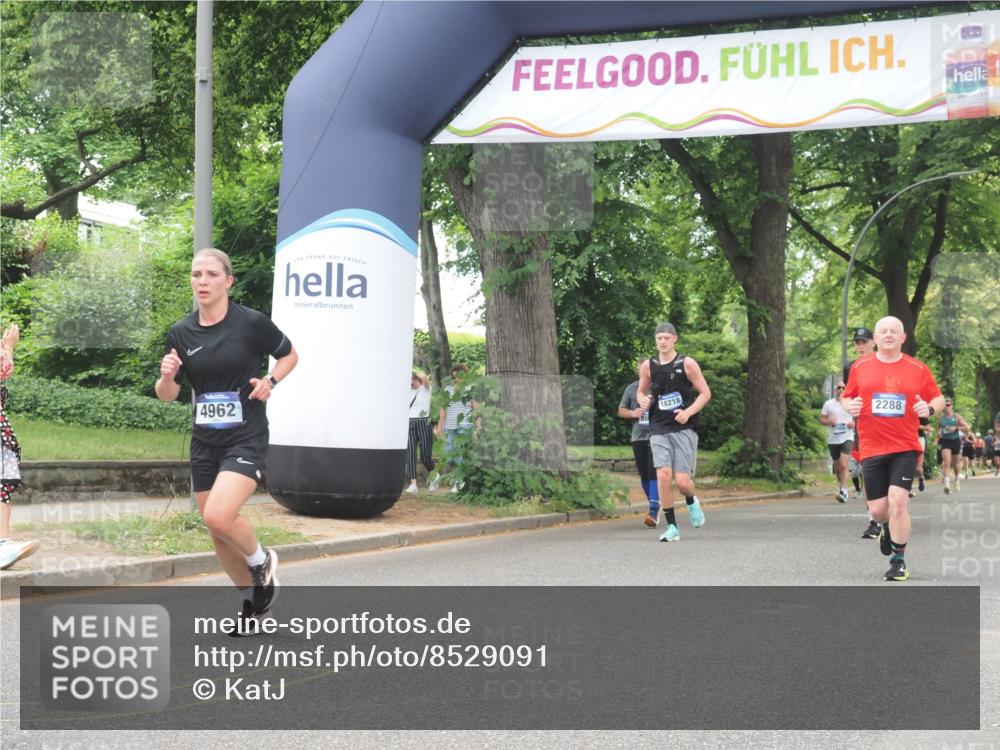 29.06.2025 - hella hamburg halbmarathon KatJ http://msf.ph/oto/8529091 29.06.2025 10:56:19 Zwischen KM18-KM19 2288, 4864, 4962, 6295, 8727 meine-sportfotos.de