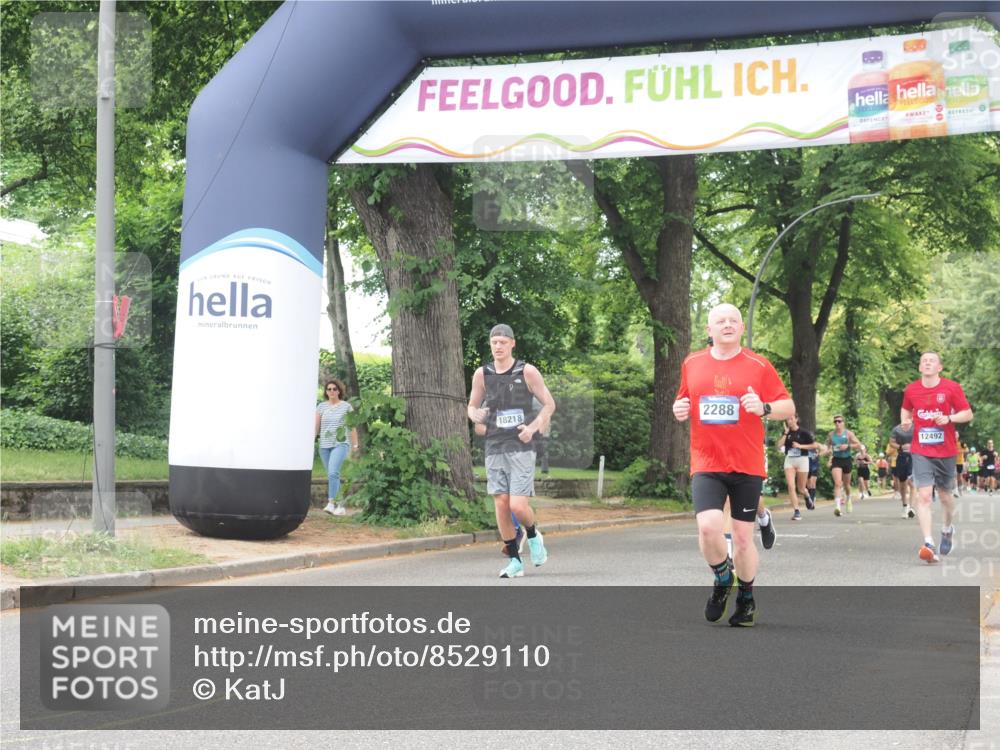 29.06.2025 - hella hamburg halbmarathon KatJ http://msf.ph/oto/8529110 29.06.2025 10:56:20 Zwischen KM18-KM19 2288, 3091, 4864, 4962, 6295, 8727 meine-sportfotos.de