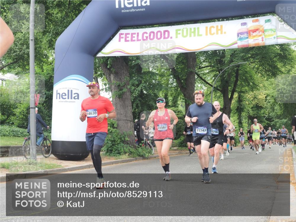 29.06.2025 - hella hamburg halbmarathon KatJ http://msf.ph/oto/8529113 29.06.2025 11:05:03 Zwischen KM18-KM19 3026 meine-sportfotos.de