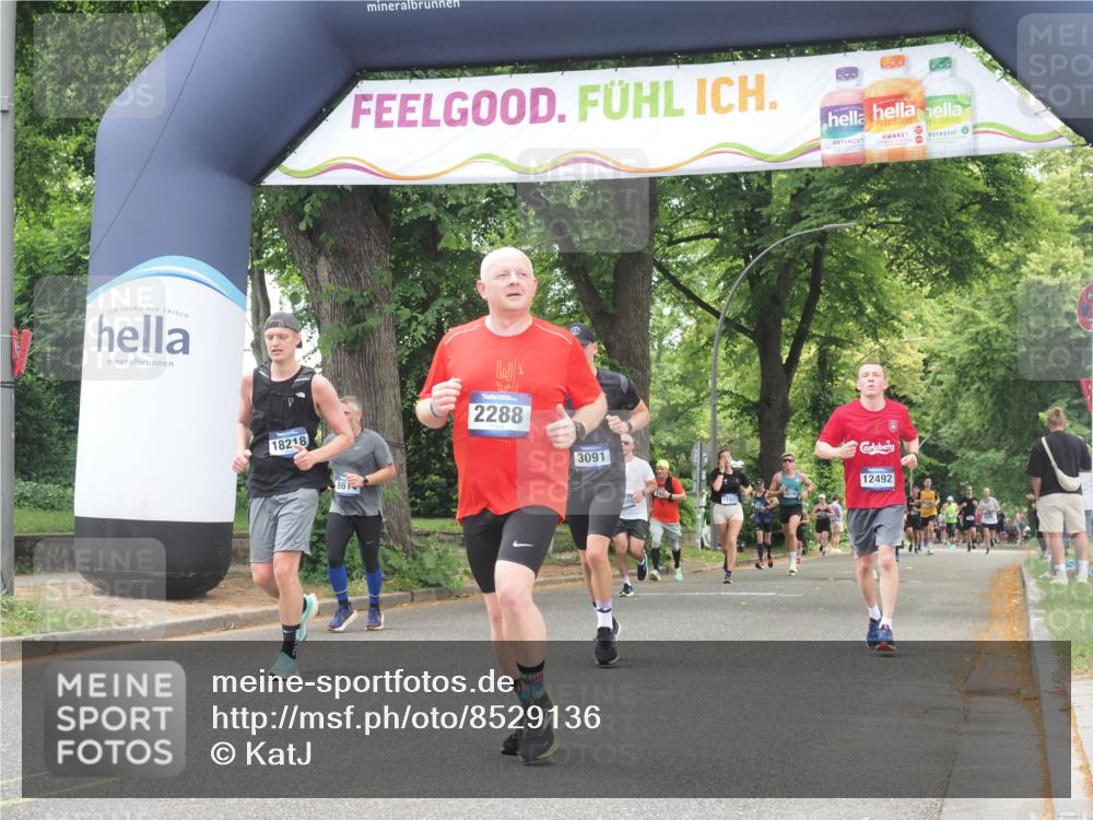 29.06.2025 - hella hamburg halbmarathon KatJ http://msf.ph/oto/8529136 29.06.2025 10:56:21 Zwischen KM18-KM19 2288, 3091, 4864, 4962, 6295, 8727 meine-sportfotos.de