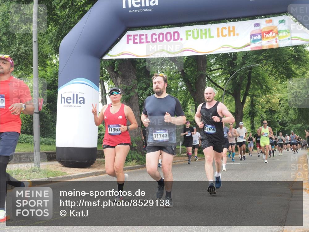 29.06.2025 - hella hamburg halbmarathon KatJ http://msf.ph/oto/8529138 29.06.2025 11:05:04 Zwischen KM18-KM19 3026 meine-sportfotos.de