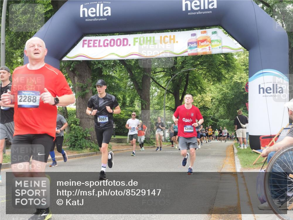 29.06.2025 - hella hamburg halbmarathon KatJ http://msf.ph/oto/8529147 29.06.2025 10:56:22 Zwischen KM18-KM19 2288, 3091, 4962, 6295, 8614 meine-sportfotos.de