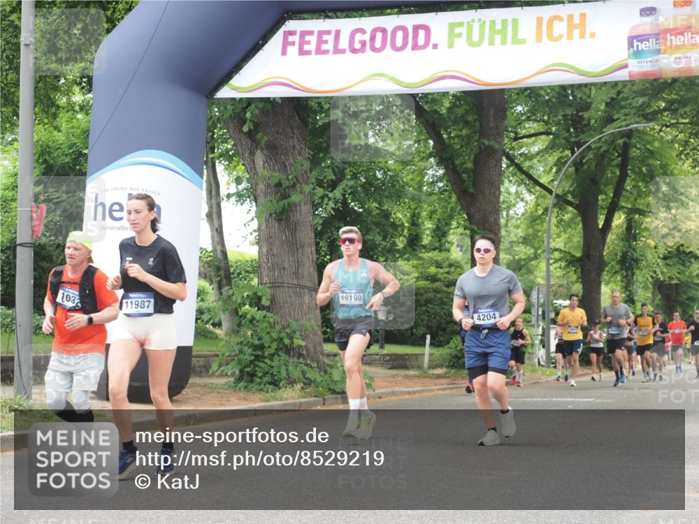 29.06.2025 - hella hamburg halbmarathon KatJ http://msf.ph/oto/8529219 29.06.2025 10:56:26 Zwischen KM18-KM19 1032, 2288, 3091, 4204, 8614 meine-sportfotos.de