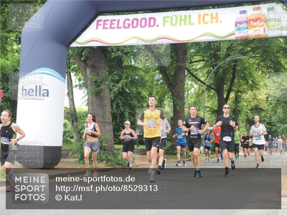 29.06.2025 - hella hamburg halbmarathon KatJ http://msf.ph/oto/8529313 29.06.2025 10:56:34 Zwischen KM18-KM19 1032, 1850, 5191, 5242 meine-sportfotos.de