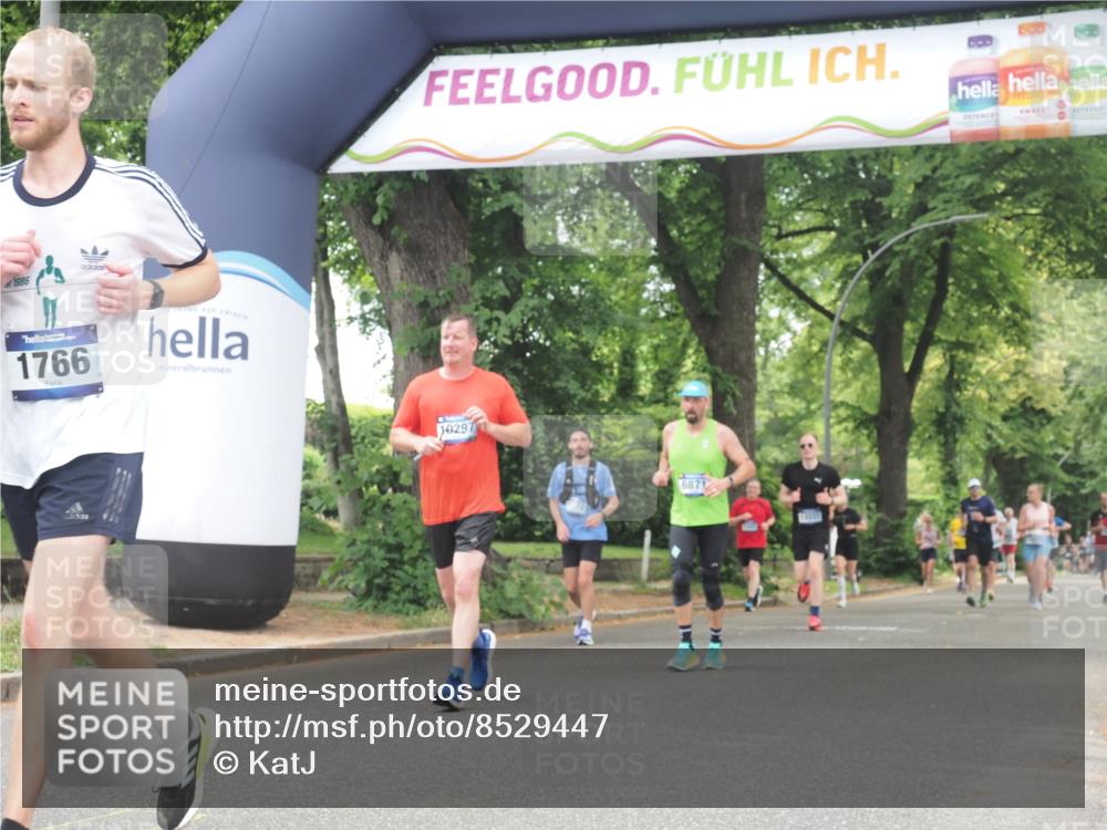 29.06.2025 - hella hamburg halbmarathon KatJ http://msf.ph/oto/8529447 29.06.2025 10:56:40 Zwischen KM18-KM19 1745, 1766, 1830, 1850, 2359, 5191, 6664, 6871 meine-sportfotos.de
