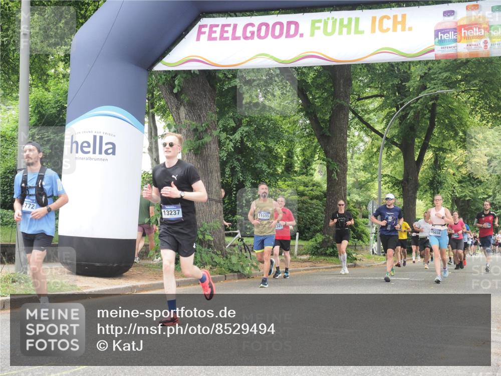 29.06.2025 - hella hamburg halbmarathon KatJ http://msf.ph/oto/8529494 29.06.2025 10:56:43 Zwischen KM18-KM19 1745, 1766, 1830, 2359, 6664, 6871 meine-sportfotos.de
