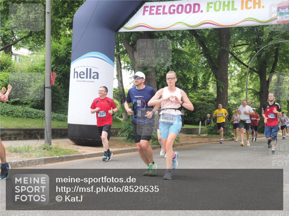 29.06.2025 - hella hamburg halbmarathon KatJ http://msf.ph/oto/8529535 29.06.2025 10:56:46 Zwischen KM18-KM19 2359, 6871 meine-sportfotos.de