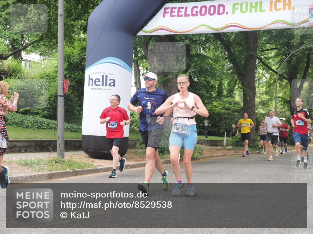 29.06.2025 - hella hamburg halbmarathon KatJ http://msf.ph/oto/8529538 29.06.2025 10:56:46 Zwischen KM18-KM19 2359, 6871 meine-sportfotos.de