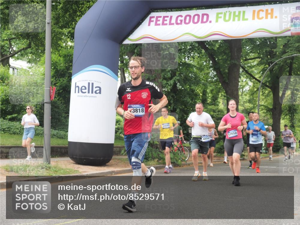 29.06.2025 - hella hamburg halbmarathon KatJ http://msf.ph/oto/8529571 29.06.2025 10:56:49 Zwischen KM18-KM19 1347, 4904 meine-sportfotos.de