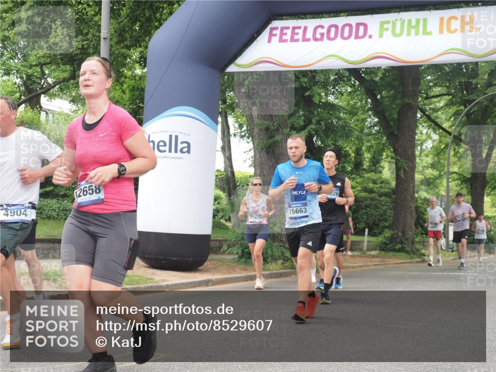 29.06.2025 - hella hamburg halbmarathon KatJ http://msf.ph/oto/8529607 29.06.2025 10:56:51 Zwischen KM18-KM19 1347, 4904 meine-sportfotos.de