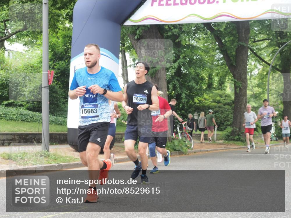 29.06.2025 - hella hamburg halbmarathon KatJ http://msf.ph/oto/8529615 29.06.2025 10:56:52 Zwischen KM18-KM19 1347, 4904 meine-sportfotos.de