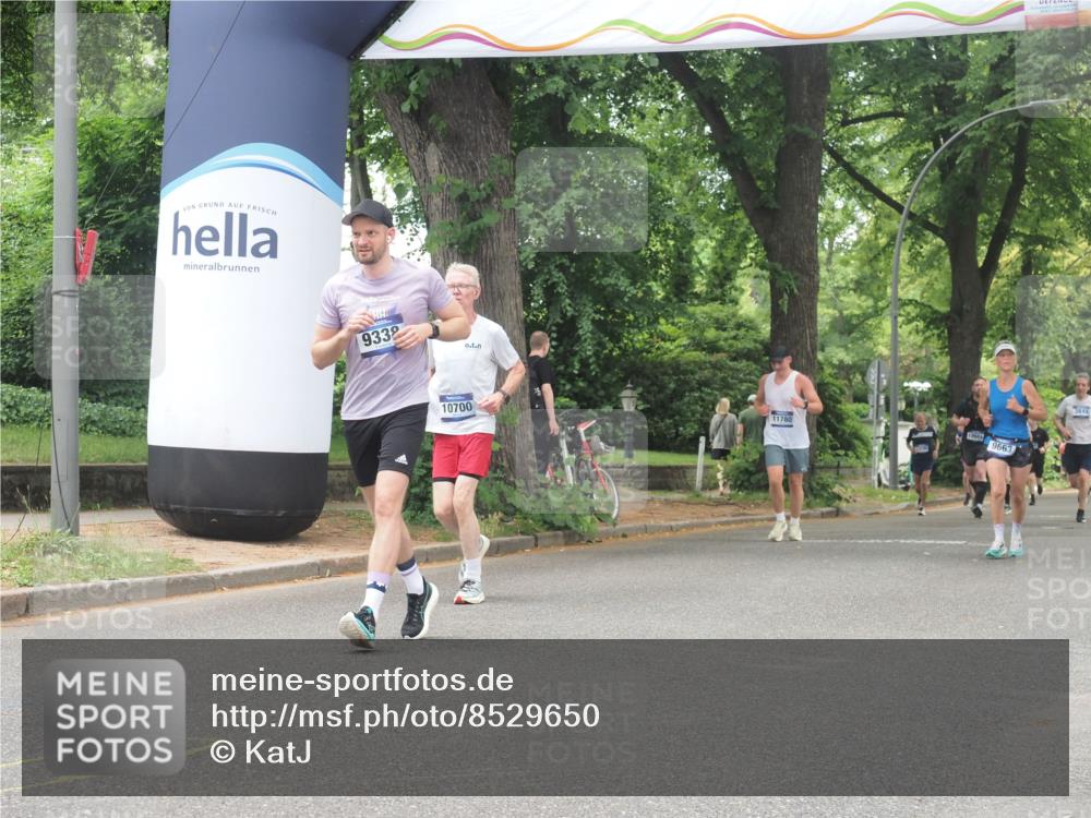 29.06.2025 - hella hamburg halbmarathon KatJ http://msf.ph/oto/8529650 29.06.2025 10:56:57 Zwischen KM18-KM19 4904 meine-sportfotos.de