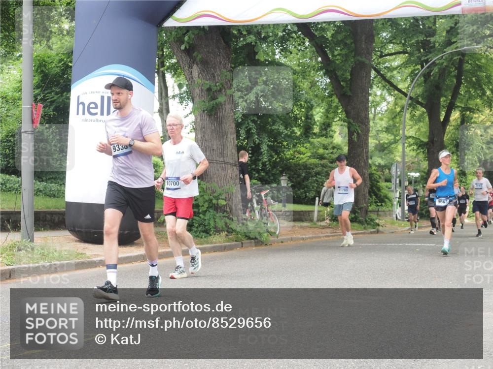 29.06.2025 - hella hamburg halbmarathon KatJ http://msf.ph/oto/8529656 29.06.2025 10:56:57 Zwischen KM18-KM19 4904 meine-sportfotos.de