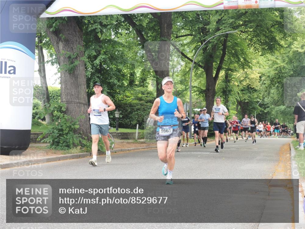 29.06.2025 - hella hamburg halbmarathon KatJ http://msf.ph/oto/8529677 29.06.2025 10:56:59 Zwischen KM18-KM19  meine-sportfotos.de