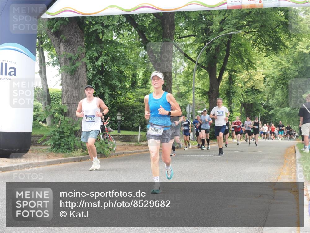 29.06.2025 - hella hamburg halbmarathon KatJ http://msf.ph/oto/8529682 29.06.2025 10:57:00 Zwischen KM18-KM19  meine-sportfotos.de