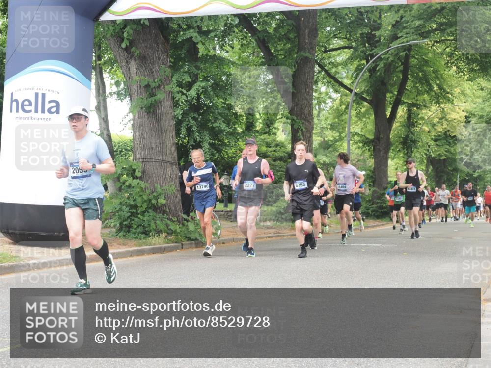 29.06.2025 - hella hamburg halbmarathon KatJ http://msf.ph/oto/8529728 29.06.2025 10:57:06 Zwischen KM18-KM19 2055, 3844, 8755 meine-sportfotos.de