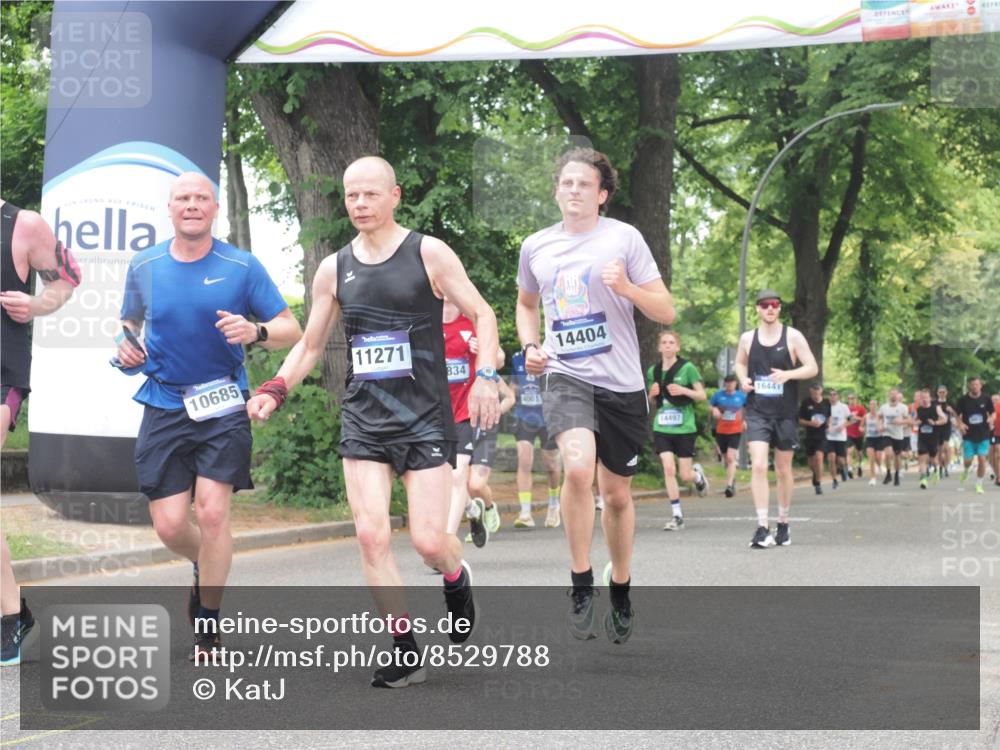 29.06.2025 - hella hamburg halbmarathon KatJ http://msf.ph/oto/8529788 29.06.2025 10:57:09 Zwischen KM18-KM19 2055, 2277, 3834, 3844, 5845, 8755 meine-sportfotos.de