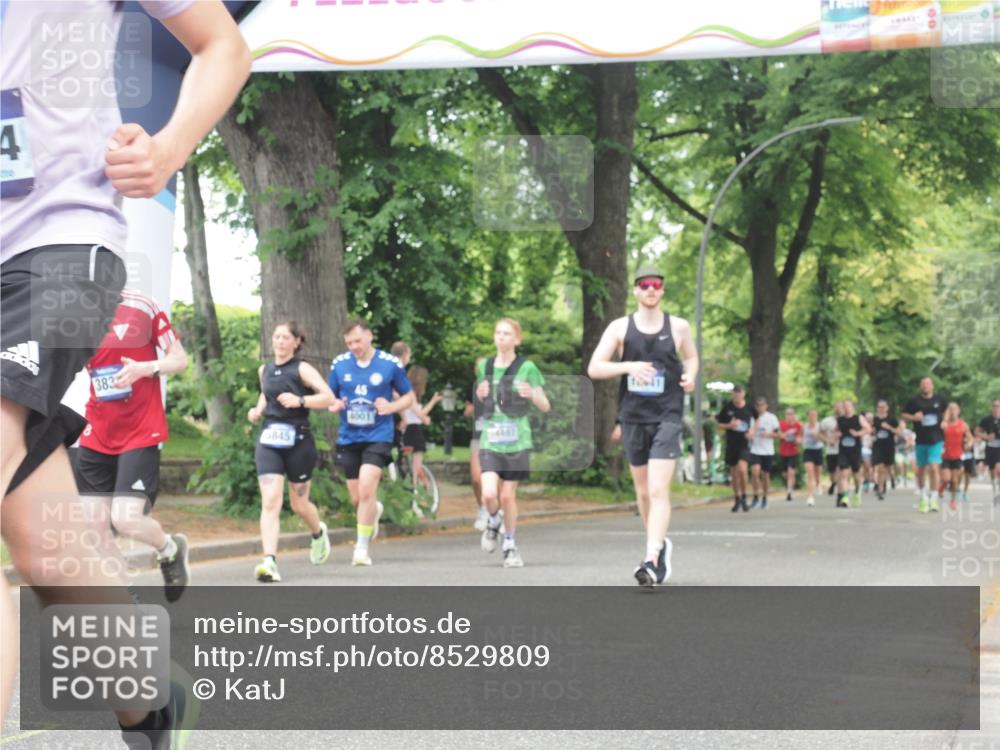 29.06.2025 - hella hamburg halbmarathon KatJ http://msf.ph/oto/8529809 29.06.2025 10:57:11 Zwischen KM18-KM19 2055, 2277, 3834, 5845, 8755 meine-sportfotos.de