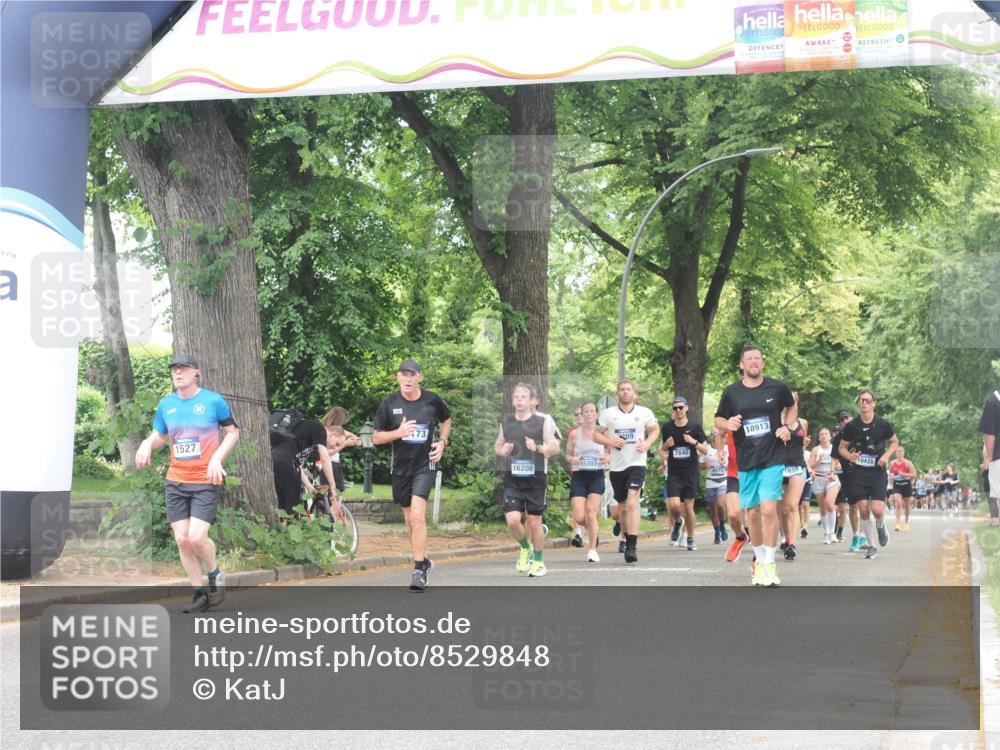 29.06.2025 - hella hamburg halbmarathon KatJ http://msf.ph/oto/8529848 29.06.2025 10:57:16 Zwischen KM18-KM19 1527, 2277, 3834, 5845 meine-sportfotos.de