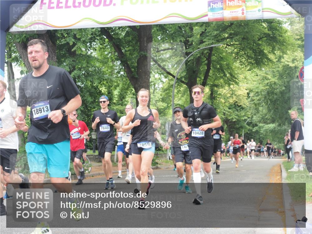 29.06.2025 - hella hamburg halbmarathon KatJ http://msf.ph/oto/8529896 29.06.2025 10:57:20 Zwischen KM18-KM19 1173, 1527, 1859, 3729, 7209, 7840 meine-sportfotos.de